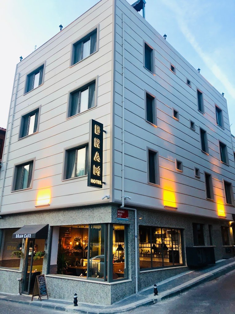 Bram Hotel FI